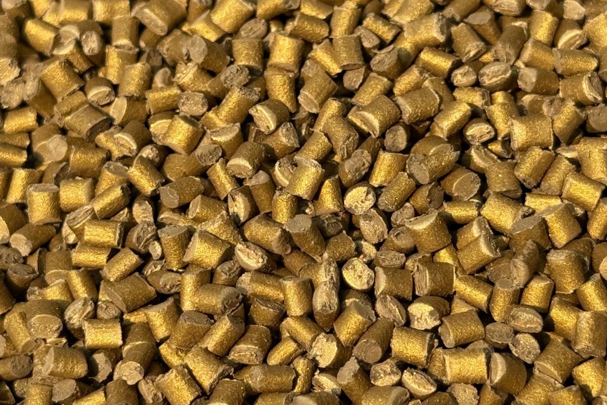 Read more about the article Role of Metallic Masterbatches in Plastic Manufacturing